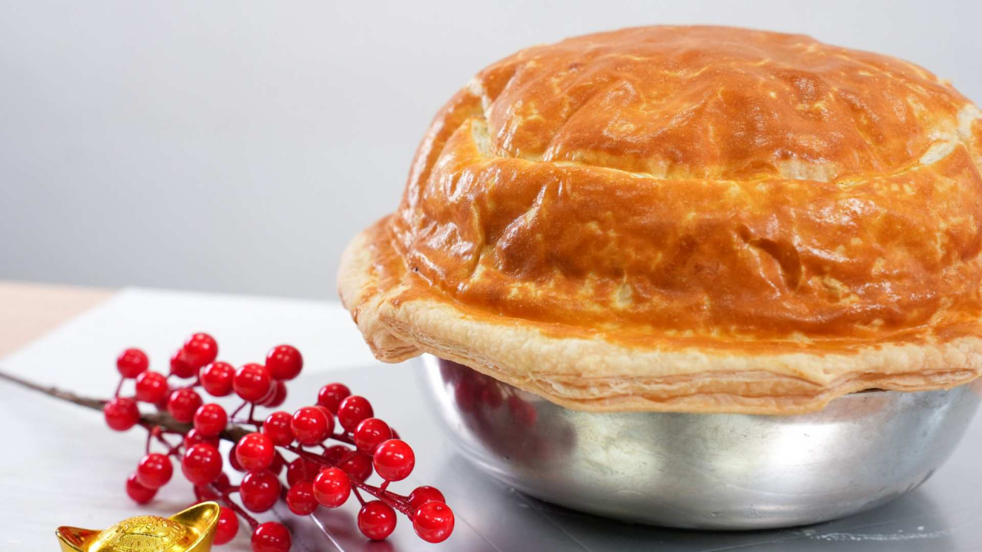 [Abalone and Lobster Extravaganza] Hong Kong's First Giant Crispy-Skin Lobster and Abalone Poon Choi | Fast Gourmet - Photo 1 of 6